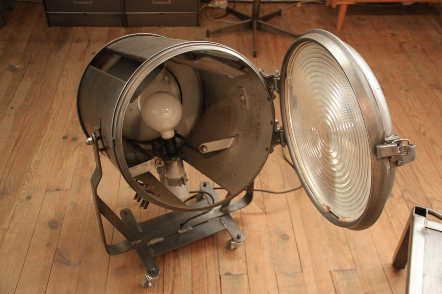 Trés gros projecteur Cremer 5 kw