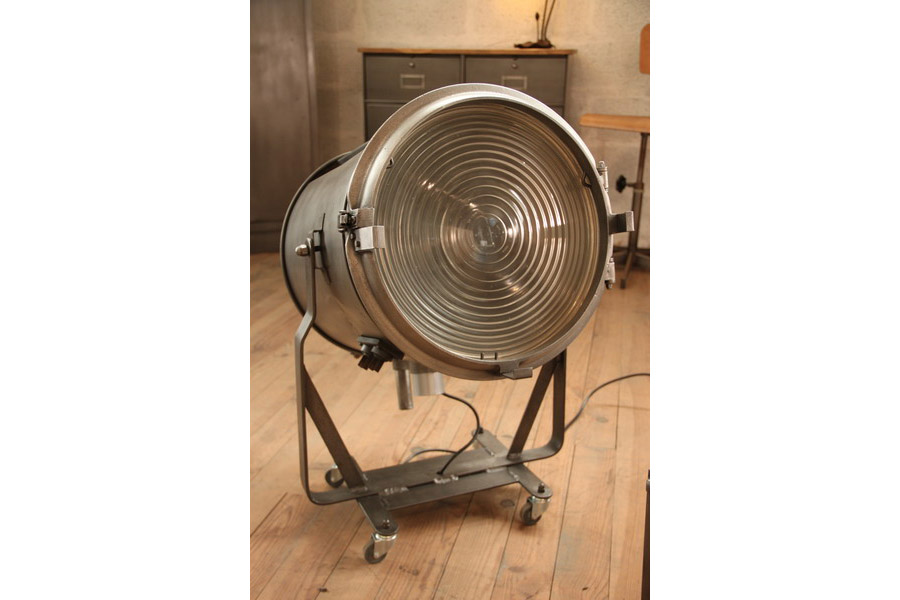 Trés gros projecteur Cremer 5 kw